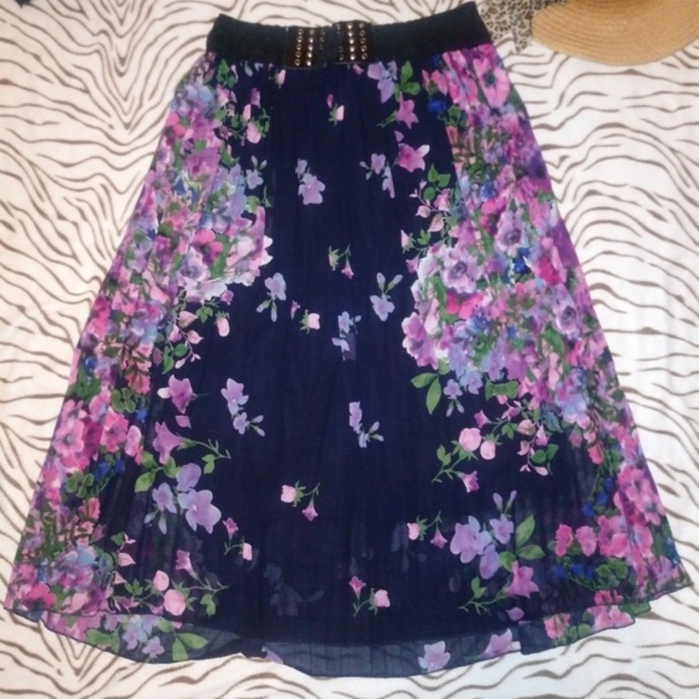 Beautiful Navy-Blue Skirt with Floral Pattern 3X